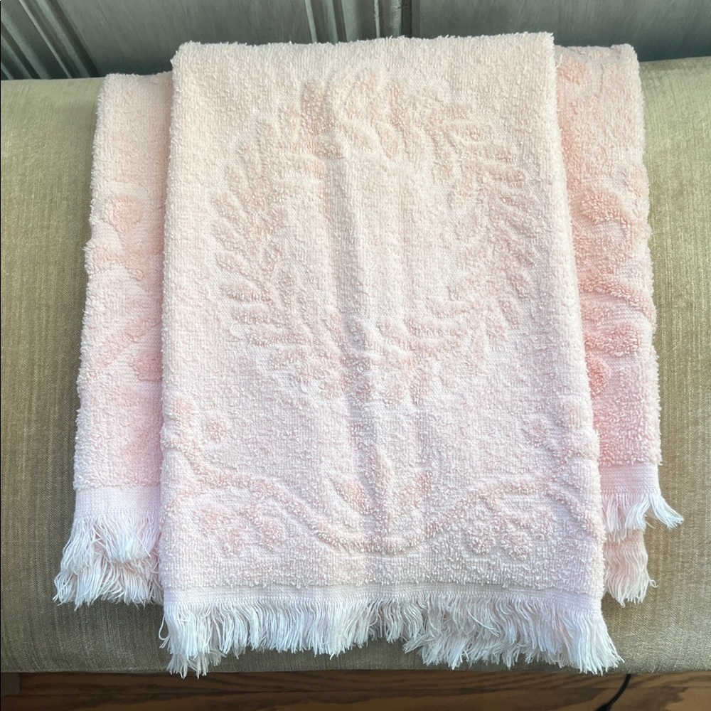 Vintage Dundee Pink Cotton Towel Set Jacquard Wreath Design Fringed Ends - Picture 13 of 15